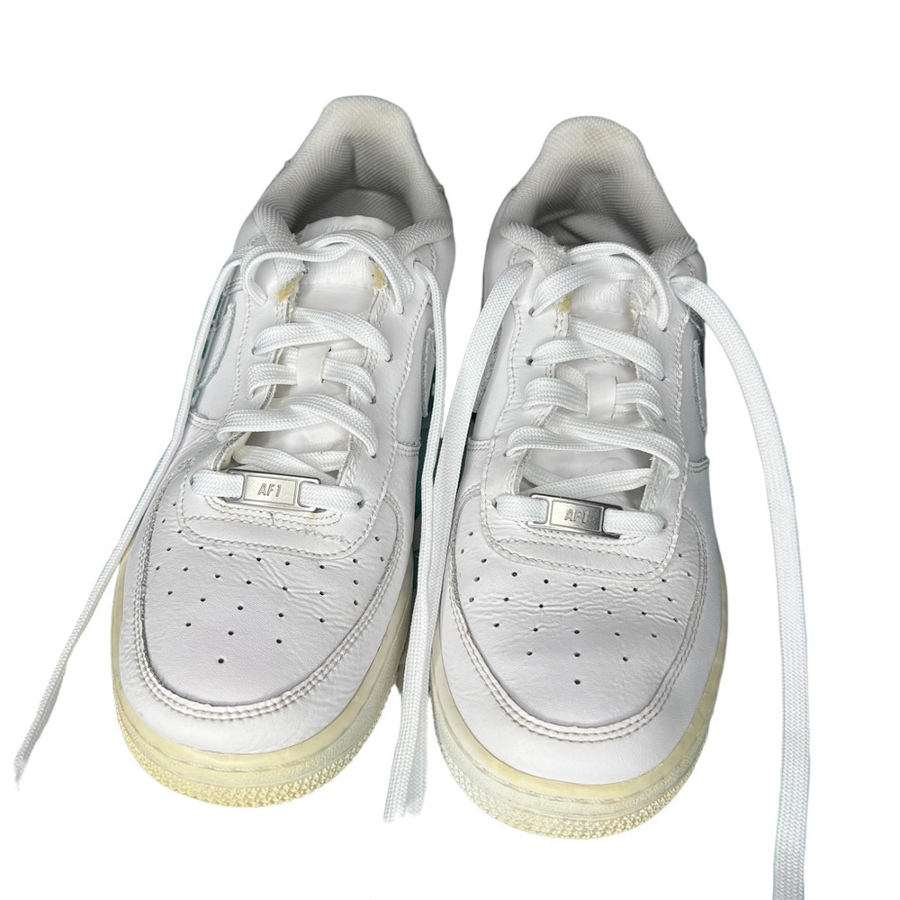 Youth Nike Air Force.
